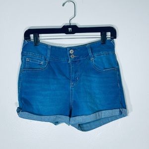 Women’s Wallflower Jean Shorts